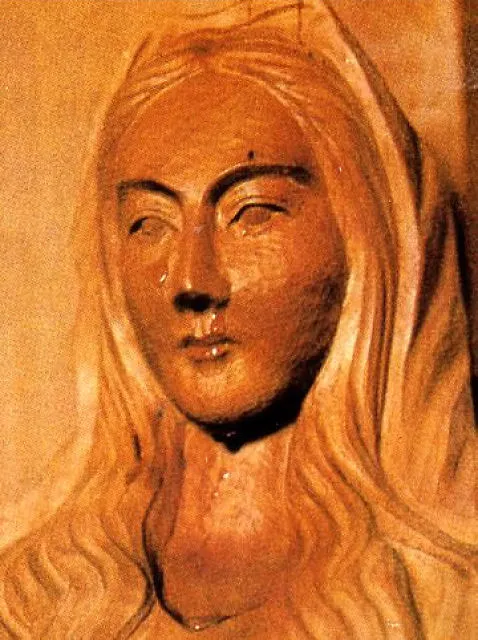 Estátua de Nossa Senhora de Akita — chorou lágrimas de sangue humano